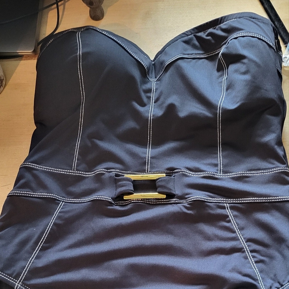 Bleu / Rod Beattie Black one piece Bathing suit Size 10 NWT